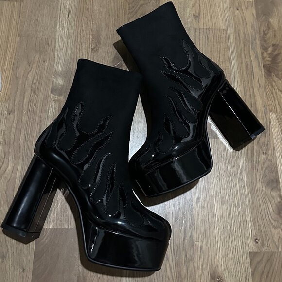 Brand new trendy platform boots – Size 7 - Picture 1 of 8